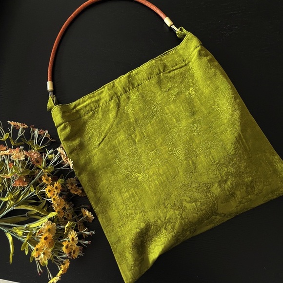 Embroidered shoulder bag, silk linen bag,vintage style,handle bag,tote bag - Picture 4 of 5